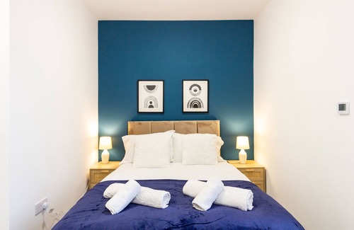 Oldham Bed & Breakfast | Stunning Private Ensuite Rooms in Oldham Sociable House
