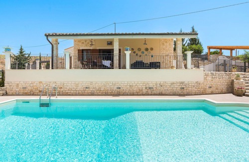 Montallegro Villa | Stunning private villa for 6 guests with A/C, WIFI, private pool and terrace
