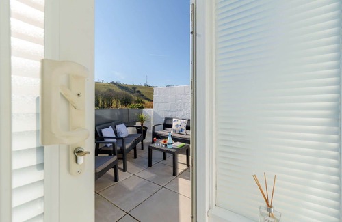 Portmellon House | Stunning private villa for 6 people with WIFI, TV, terrace and pets allowed