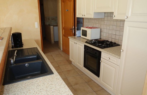 Grillon House | Stunning private villa for 4 people with TV, patio and pets allowed