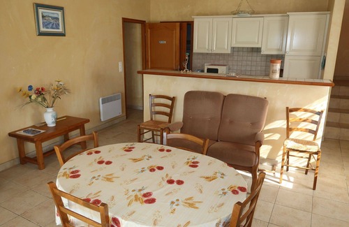 Grillon House | Stunning private villa for 4 people with TV, patio and pets allowed