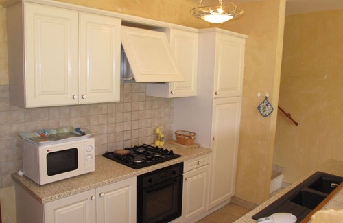 Grillon House | Stunning private villa for 4 people with TV, patio and pets allowed
