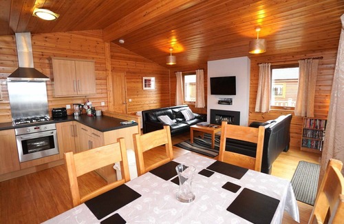 Kinross House | Stunning private villa for 6 people with WIFI, TV, balcony and pets allowed