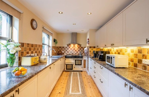 East Lewiston Villa | Stunning private villa for 7 people with WIFI, TV, patio and panoramic view