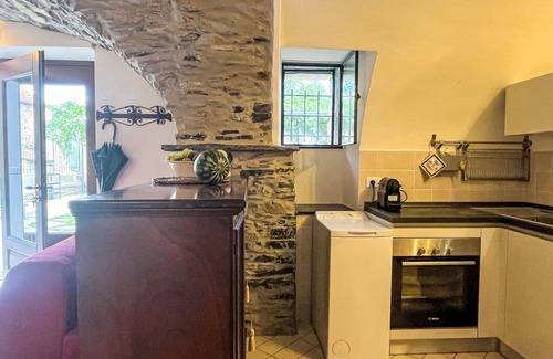 Lucinasco House | Stunning private villa for 7 people with WIFI, patio and parking