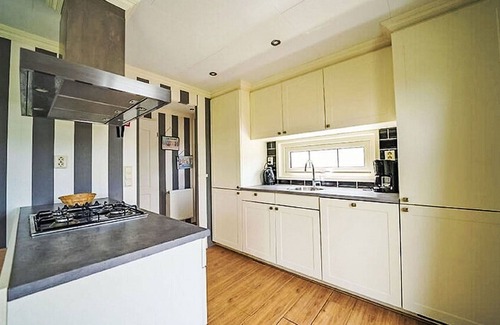 Dordtse Biesbosch House | Stunning private villa for 4 people with WIFI, pool, TV and terrace