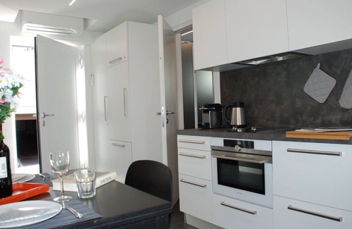 Minusio House | Stunning private villa for 4 people with A/C, WIFI, TV, patio, pets allowed and panoramic view