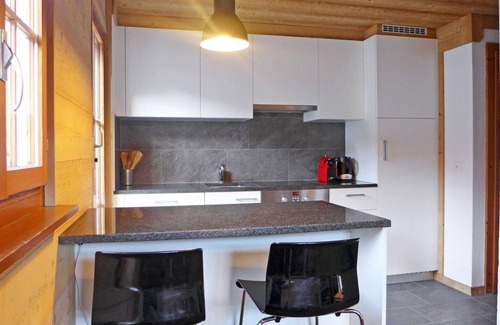 Moleson House | Stunning private villa for 6 guests with WIFI, TV, patio, pets allowed and panoramic view