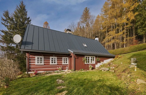 Zdonov Villa | Stunning private villa for 5 guests with TV, pets allowed and panoramic view