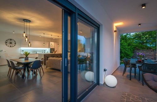 Filipana House | Stunning private villa for 6 guests with A/C, WIFI, private pool, TV and terrace