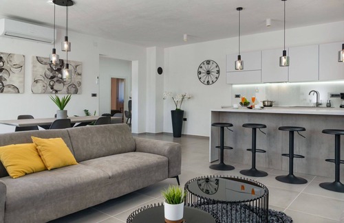 Filipana House | Stunning private villa for 6 guests with A/C, WIFI, private pool, TV and terrace