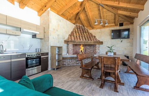 Gornji Zemunik House | Stunning private villa for 8 people with A/C, hot tub, WIFI, private pool, TV and terrace