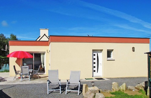 Kerlouan House | Stunning private villa for 4 people with WIFI, TV, terrace and pets allowed