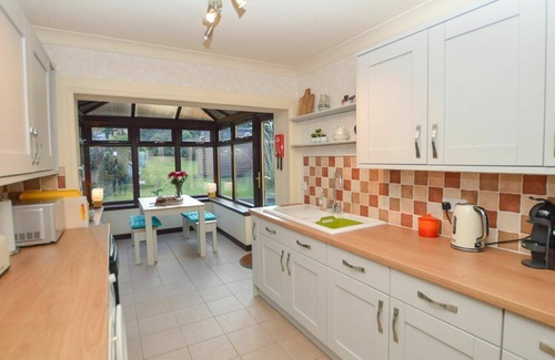 Connel House | Stunning private villa for 6 guests with WIFI, TV and pets allowed