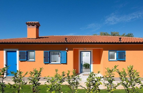 Trget House | Stunning private villa for 8 guests with A/C, private pool, WIFI, TV, terrace and pets allowed