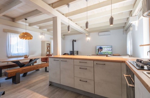 Senj House | Stunning private villa for 6 people with private pool, WIFI, A/C, hot tub, TV and terrace