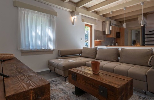 Senj House | Stunning private villa for 6 people with private pool, WIFI, A/C, hot tub, TV and terrace