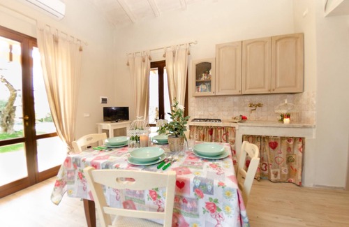 Lari Villa | Stunning private villa for 4 guests with WIFI, A/C, private pool and pets allowed