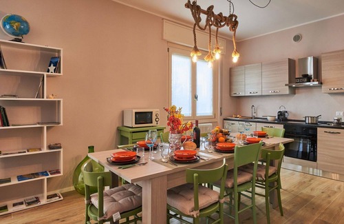 Besozzo Villa | Stunning private villa for 8 people with WIFI, hot tub, A/C, private pool, TV and patio