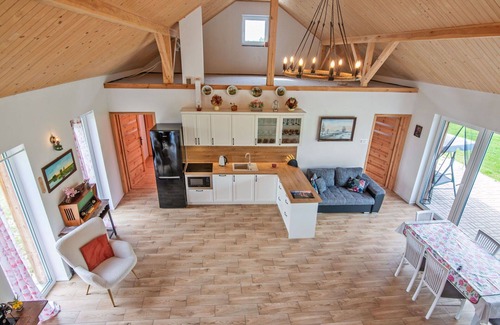 Kierwik House | Stunning private villa with WIFI, hot tub, TV, terrace, pets allowed and panoramic view