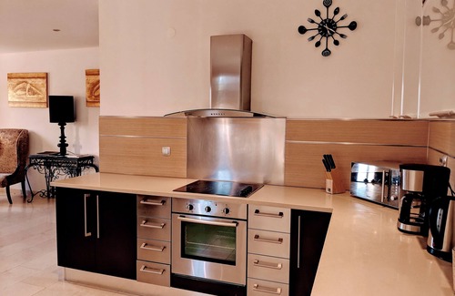 Cove Tri Zala (Zrnovo) Villa | STUNNING SEAFRONT VILLA WITH POOL. 5 BEDROOM LUXURY HOME. NORTH OF DUBROVNIK