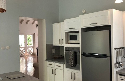 Porters Villa | Stunning & spacious 3 bed villa, Own pool, housekeeper, 3 Min walk to beach.