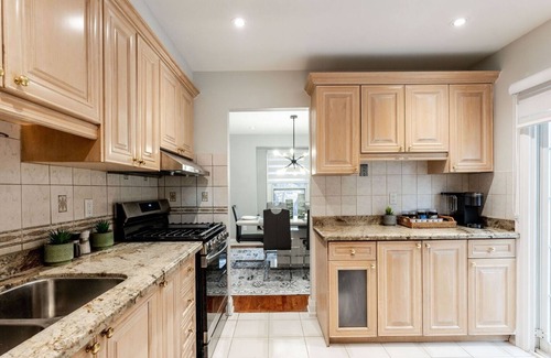 Markham House | Stunning three bedroom family home