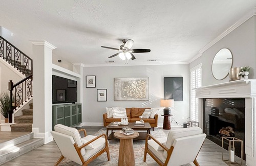 Alden Bridge House | Stunning Townhome Retreat in Woodland, TX