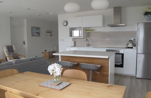 Woolacombe Apartment | Stunning views from large balcony and modern beautiful contemporary apartment