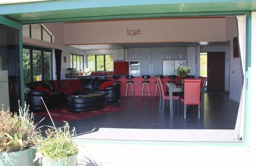 West Coast Region House | Stunning views of the Tasman Sea