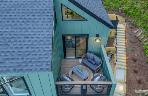 Sugar Mountain House | Stunning Views Private Sauna Fireplace Fire Pit