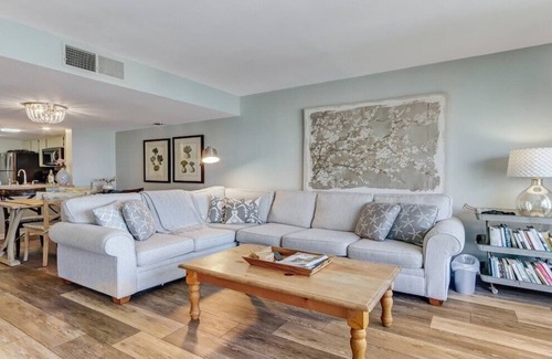 Amelia City Apartment | Stunning views! 6th floor Surf & Racquet Club!
