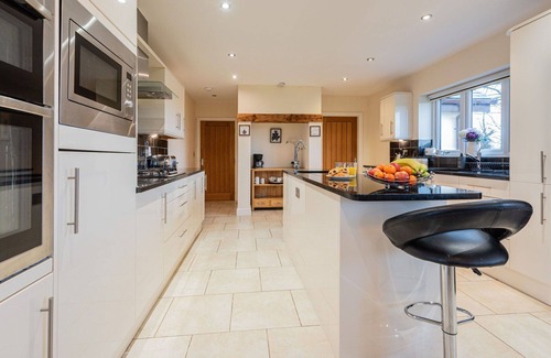 Holywell House | Stunning villa for 14 people with WIFI