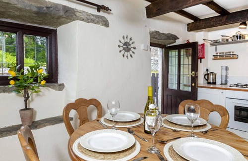 Bury House | Stunning villa for 2 guests with WIFI, TV and pets allowed