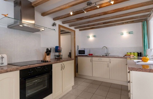 Pantymwyn House | Stunning villa for 2 people with WIFI and TV