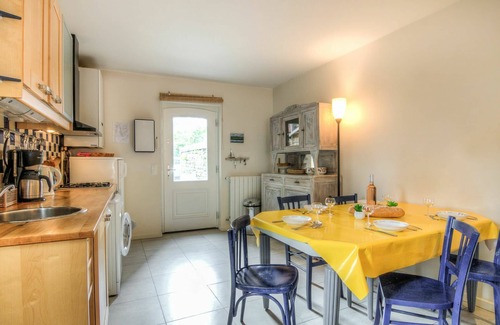 Saint-Igneuc House | Stunning villa for 5 guests with WIFI, TV, terrace and pets allowed