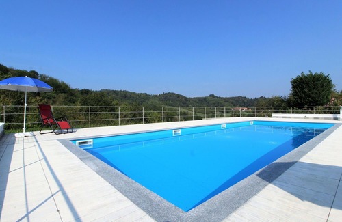 Brozolo House | Stunning villa for 6 guests with WIFI, private pool, TV, veranda and panoramic view