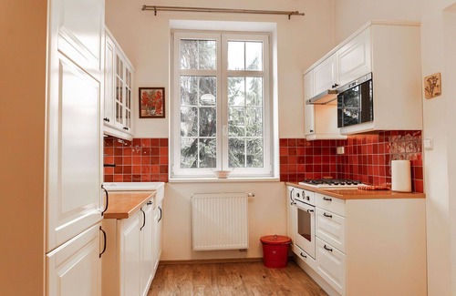 Prague 10 Villa | Stunning villa for 8 guests with hot tub, WIFI, TV and pets allowed