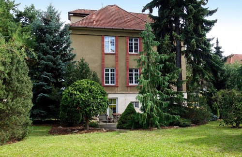 Prague 10 Villa | Stunning villa for 8 guests with hot tub, WIFI, TV and pets allowed