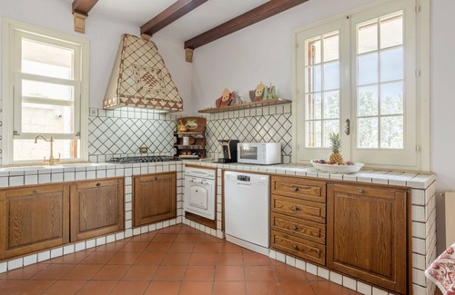 Marsala House | Stunning villa for 8 people with WIFI, private pool, A/C, hot tub, TV and terrace