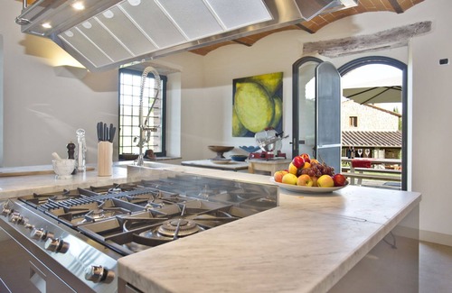 Gaiole in Chianti Villa | Stunning villa for 16 people with A/C, private pool, WIFI, TV, patio and panoramic view