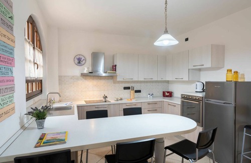 Cisano sul Neva House | Stunning villa for 6 people with WIFI, hot tub, A/C, TV, patio, pets allowed and panoramic view