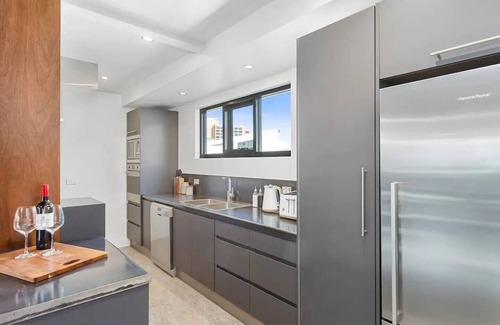 Hobart Central Business District Apartment | Stunning Warehouse Pad Moments from the Waterfront