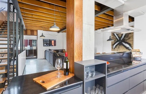 Hobart Central Business District Apartment | Stunning Warehouse Pad Moments from the Waterfront