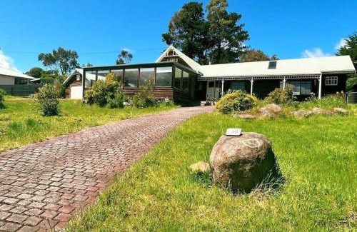 Kettering House | Stunning Water front view House at Kettering