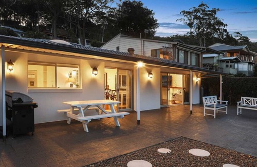 Saratoga House | Stunning Waterfront Views/4BR in Idyllic Saratoga