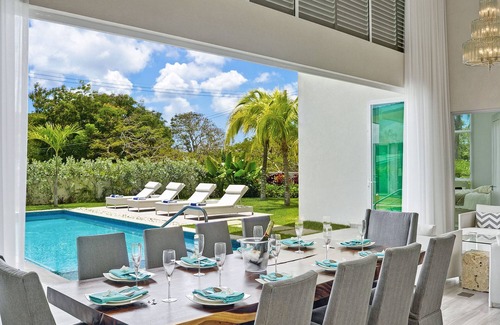 Gibbs Bay Villa | Stunning West Coast Villa minutes from Mullins Beach