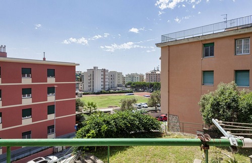 Quarto dei Mille Apartment | Sturla Apartment with Balcony by Wonderful Italy