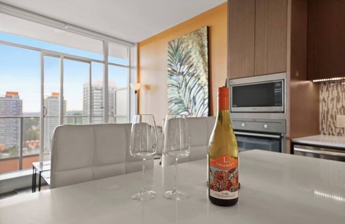 Surrey Apartment | Stylish 1BD Apartment in Surrey Central