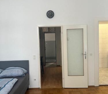 Simmering Apartment | Stylish 1BR City Apartment for 5, Great Location